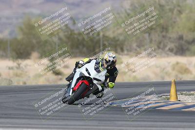 media/Oct-30-2025-Racers Edge (Thu) [[dabbdaf680]]/3-B Group/Session 5 (Turn 6)/